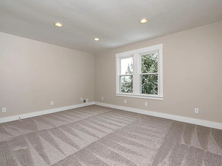 127 E 18th Ave — Photo 12