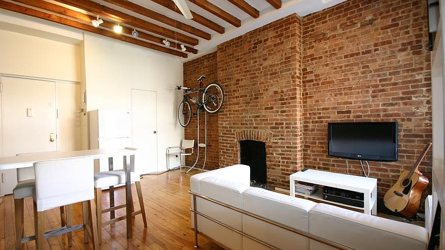 2nd image of 111 W 88th St APT 3R