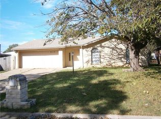 910 Middleton Ave, Grand Prairie, TX 75051