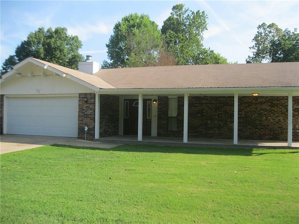 1st image of 917 S Oakhill Dr