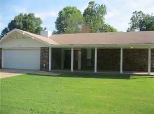 917 S Oakhill Dr, Rogers, AR 72758