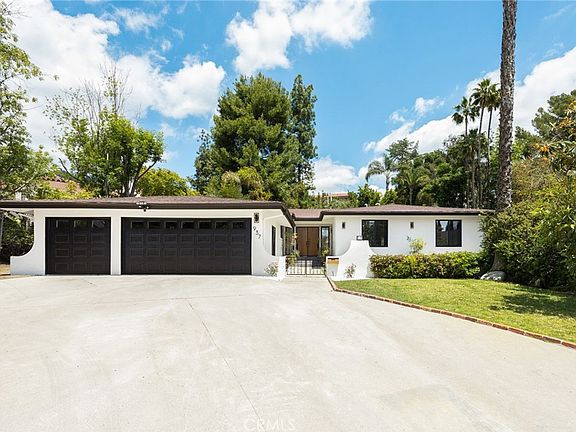 3rd image of 937 Misty Isle Dr