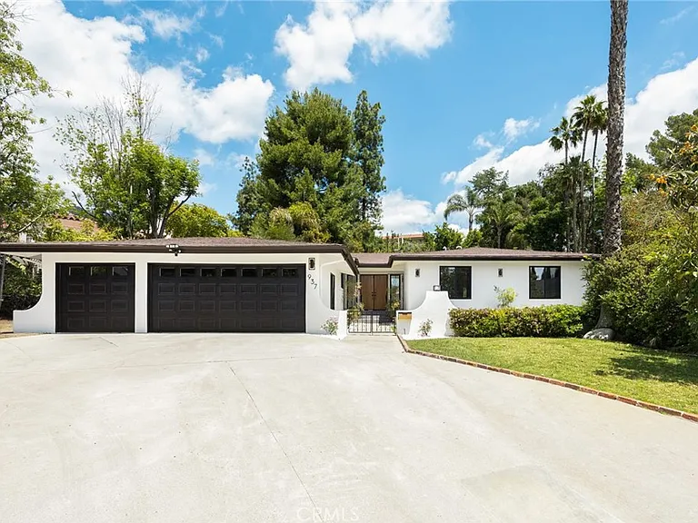 937 Misty Isle Dr — Photo 3