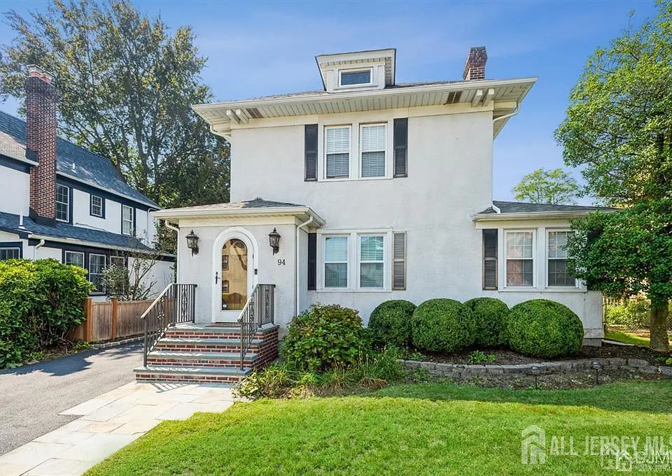 94 Rodney Ave