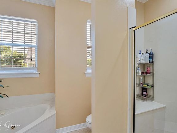 5th image of 512 Wedgewood Dr