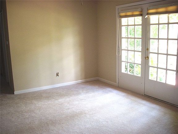 2nd image of 4109 Skyline Dr