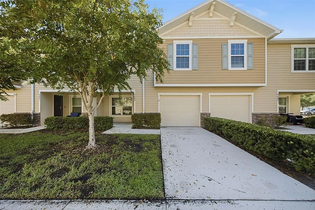 3 bed, 2.5 bath, 1627 sqft, $2,200 — Photo 3