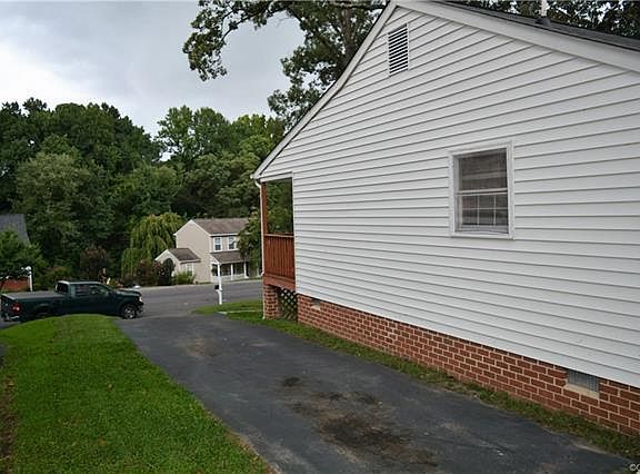 3rd image of 2544 Hickory Knoll Ln