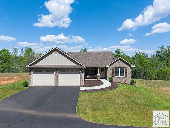 2nd image of 164 Lion Cove Ln