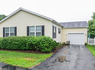 3 Cliff Rd, Ledyard, CT 06339