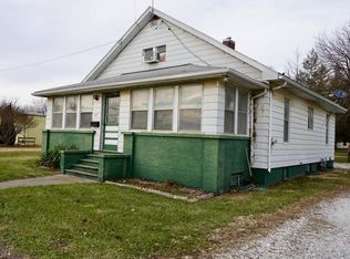 415 W Clinton St, Rushville, IL 62681