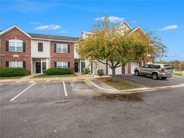 11606 Tomahawk Creek Pkwy APT I, Leawood, KS 66211