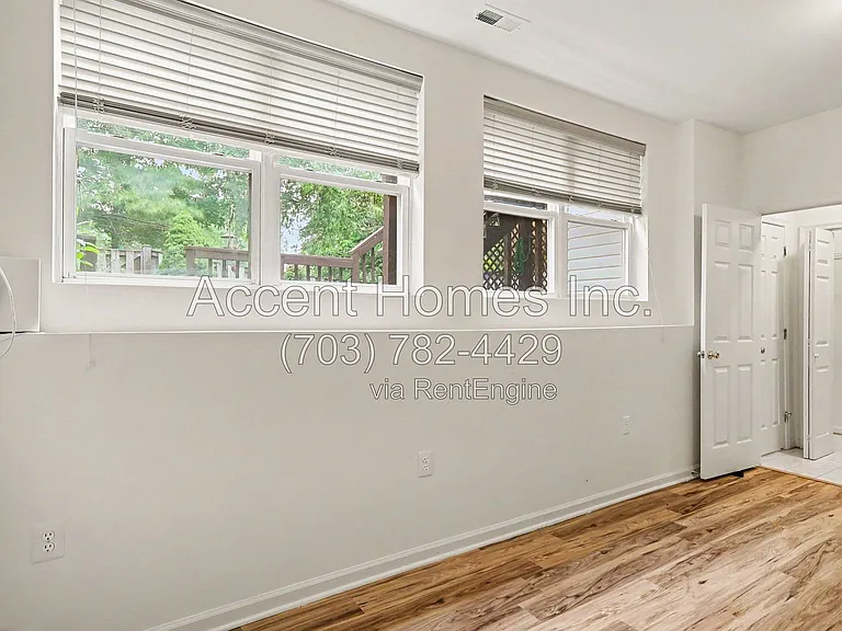 21217 Millwood Sq — Photo 12