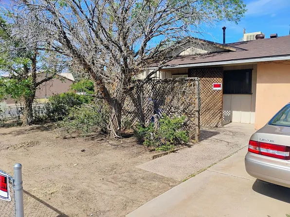 236 Conchas St NE, Albuquerque, NM 87123