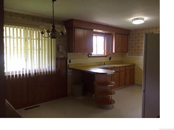 5th image of 35 Vern Ln