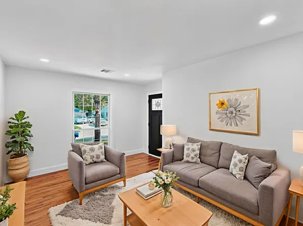 1105 Ryan Ave, Carrollton, TX 75006