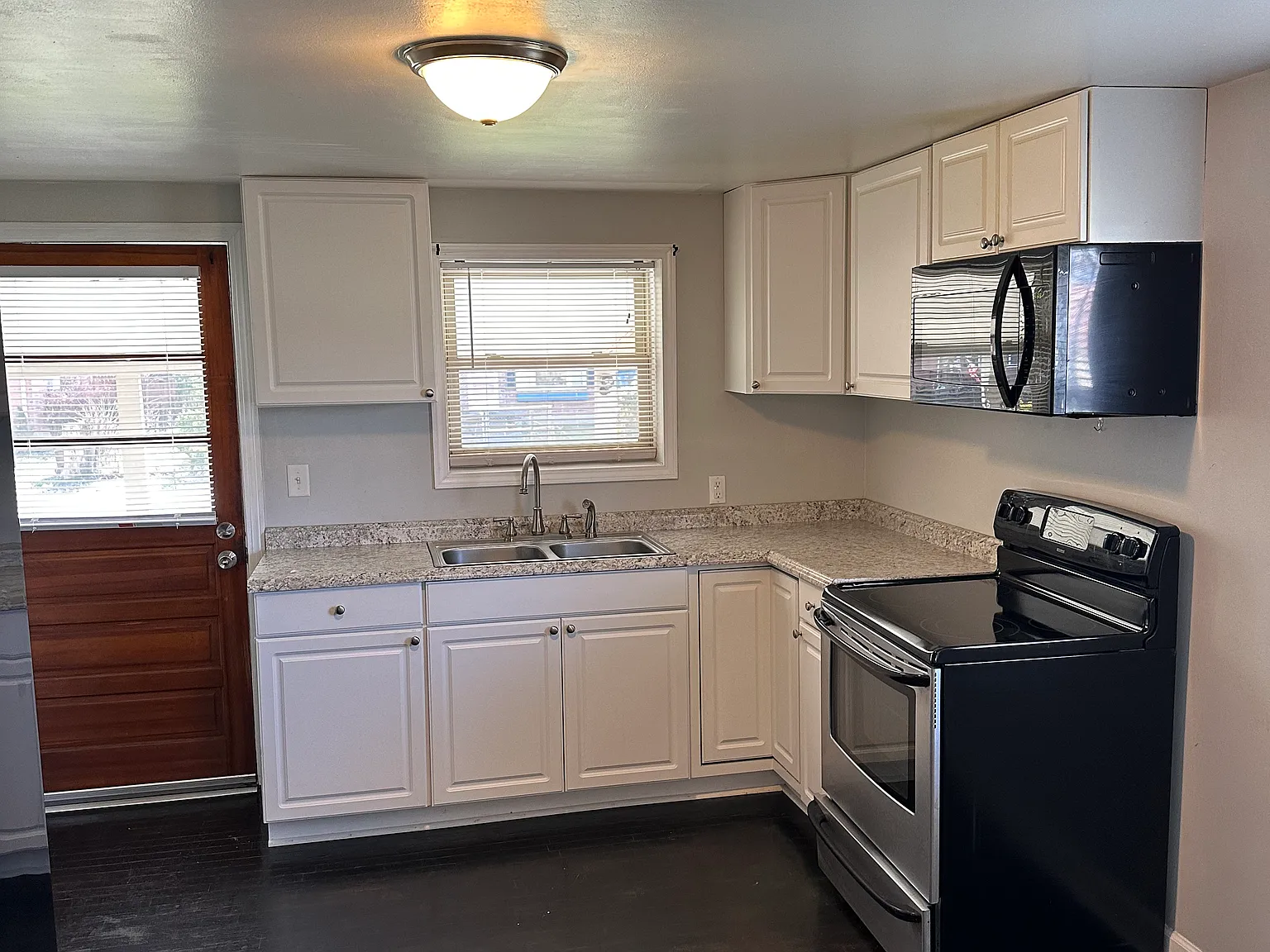2 bed, 800 sqft, $1,275 — Photo 4