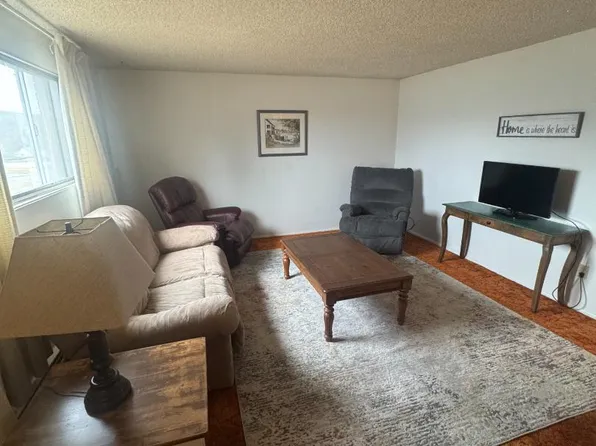 1131 Walnut St APT 2, Kemmerer, WY 83101
