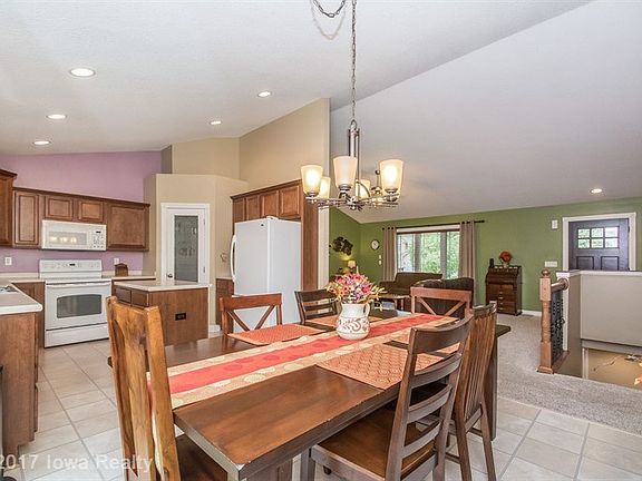 5th image of 3307 SW Applewood St