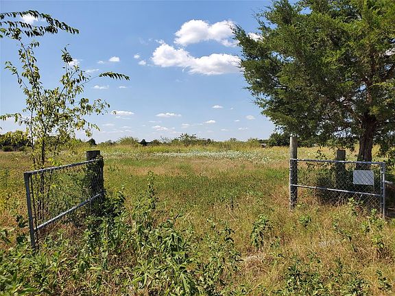 3rd image of 1811 Oak Ln Lot 16