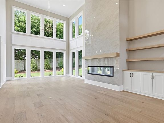 4th image of 5310 W Parc Pl
