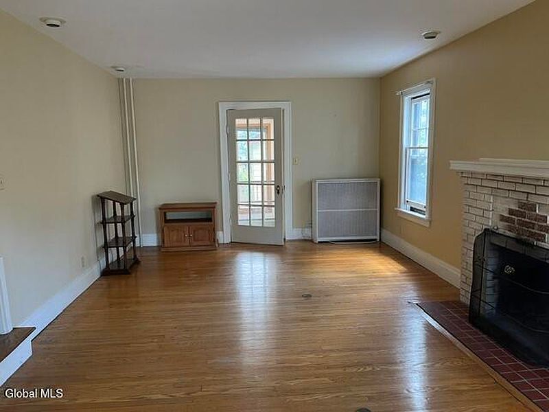 5th image of 21 Hawthorne Avenue
