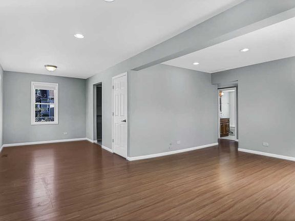 5th image of 213 Fairlawn Dr
