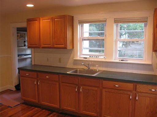 4th image of 73 Lawn Ave #0