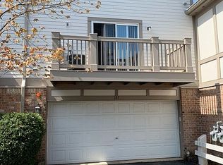 197 Rosehall Dr, Lake Zurich, IL 60047