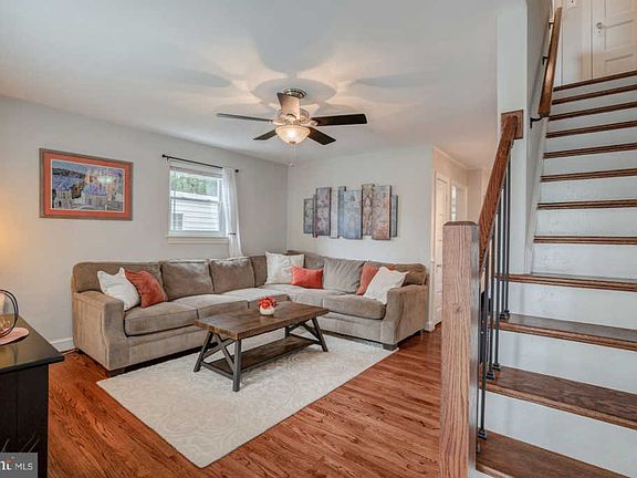 4th image of 2741 S Uhle St