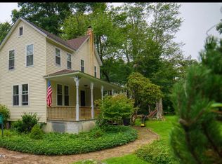 302 Park Pl, Cresco, PA 18326