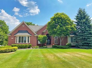 2689 Pebble Beach Dr, Oakland, MI 48363