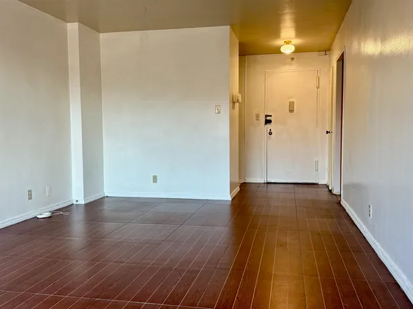 225 Saint Pauls Avenue image 7 of 22