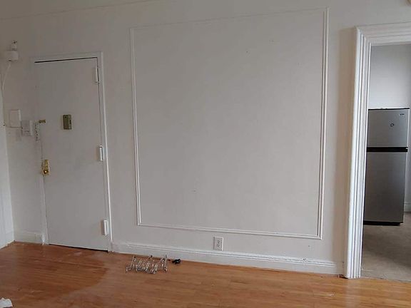 4th image of 31 Brevoort Pl APT 3