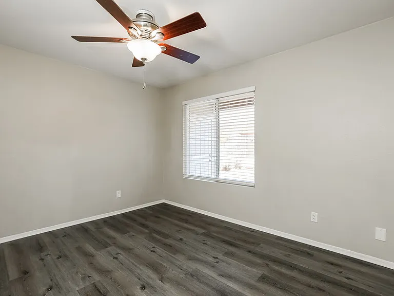 7026 S 41st Pl — Photo 15