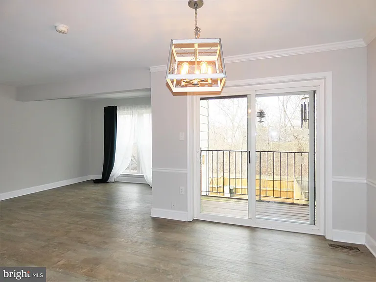 4128 Hamlin Ct — Photo 17