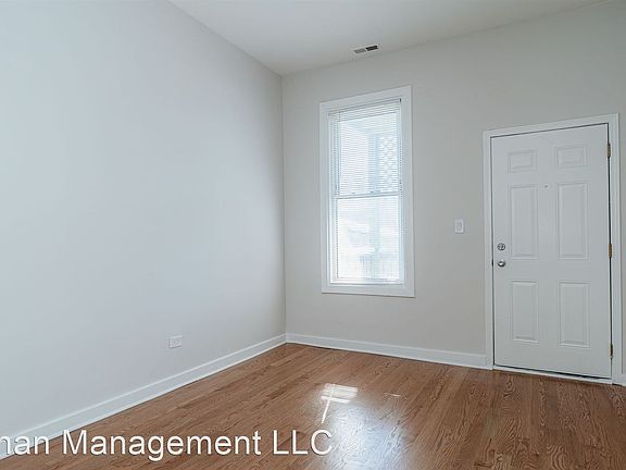 4th image of 2545 W North Ave #10247738