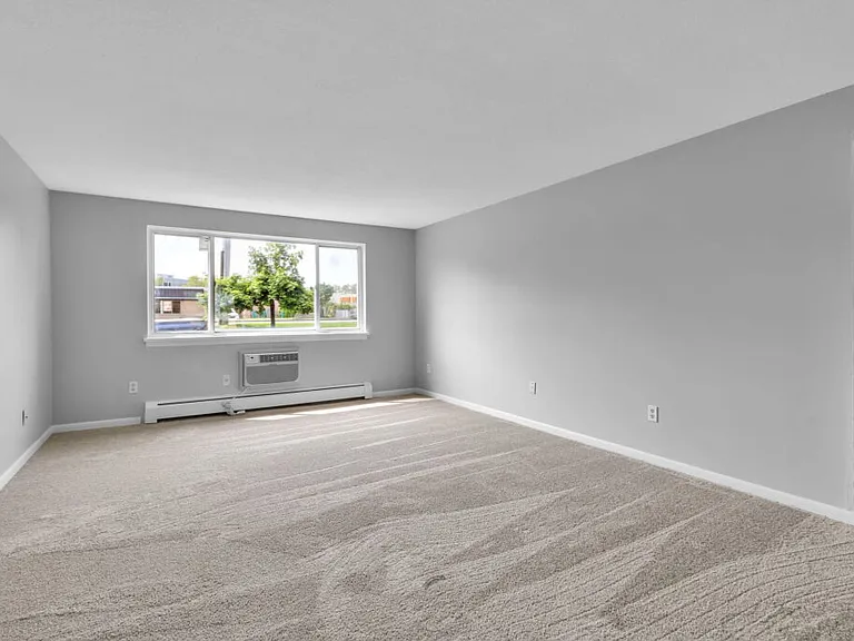 Ridgecrest Court — Photo 6