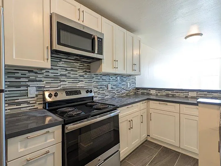 2607 Ellsworth Street — Photo 15