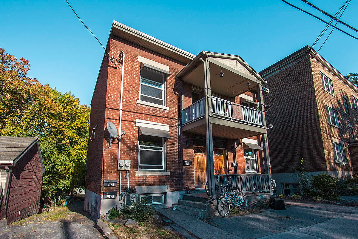 919 Bronson Avenue — Photo 1