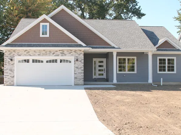 39159 Chart St, Harrison Township, MI 48045