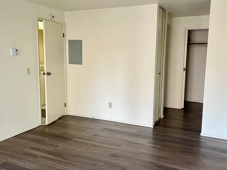14703 NE 35th St — Photo 24