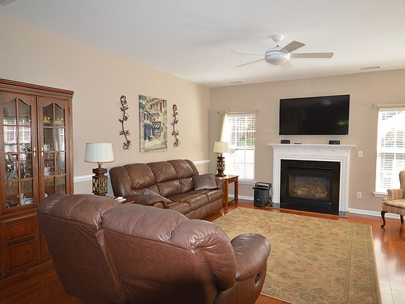4th image of 20315 Southshore Dr