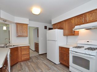 N68W6978 Cleveland St, Cedarburg, WI 53012