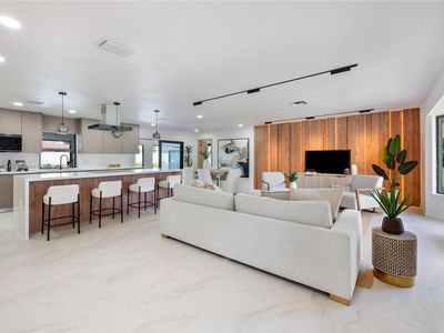 2415 NE 35th Dr, Fort Lauderdale, FL, 33308