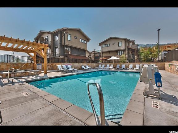 2nd image of 3751 Blackstone Dr #2B