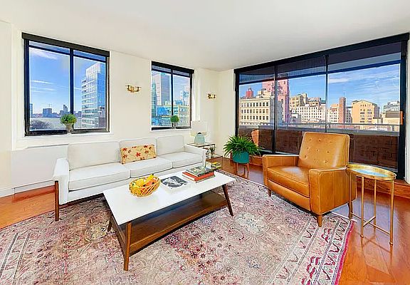 4th image of 140 Charles St APT 8A