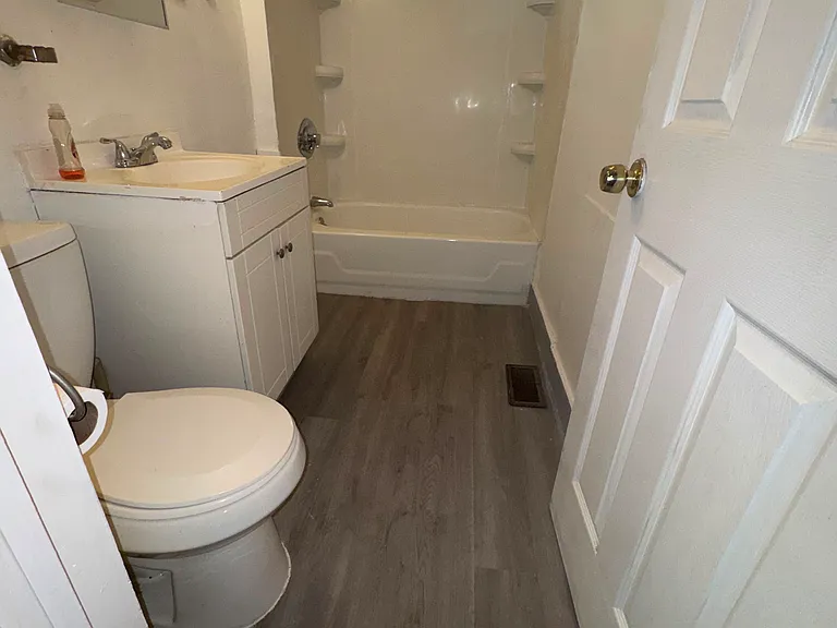 16-18 Alderman St #1 — Photo 6