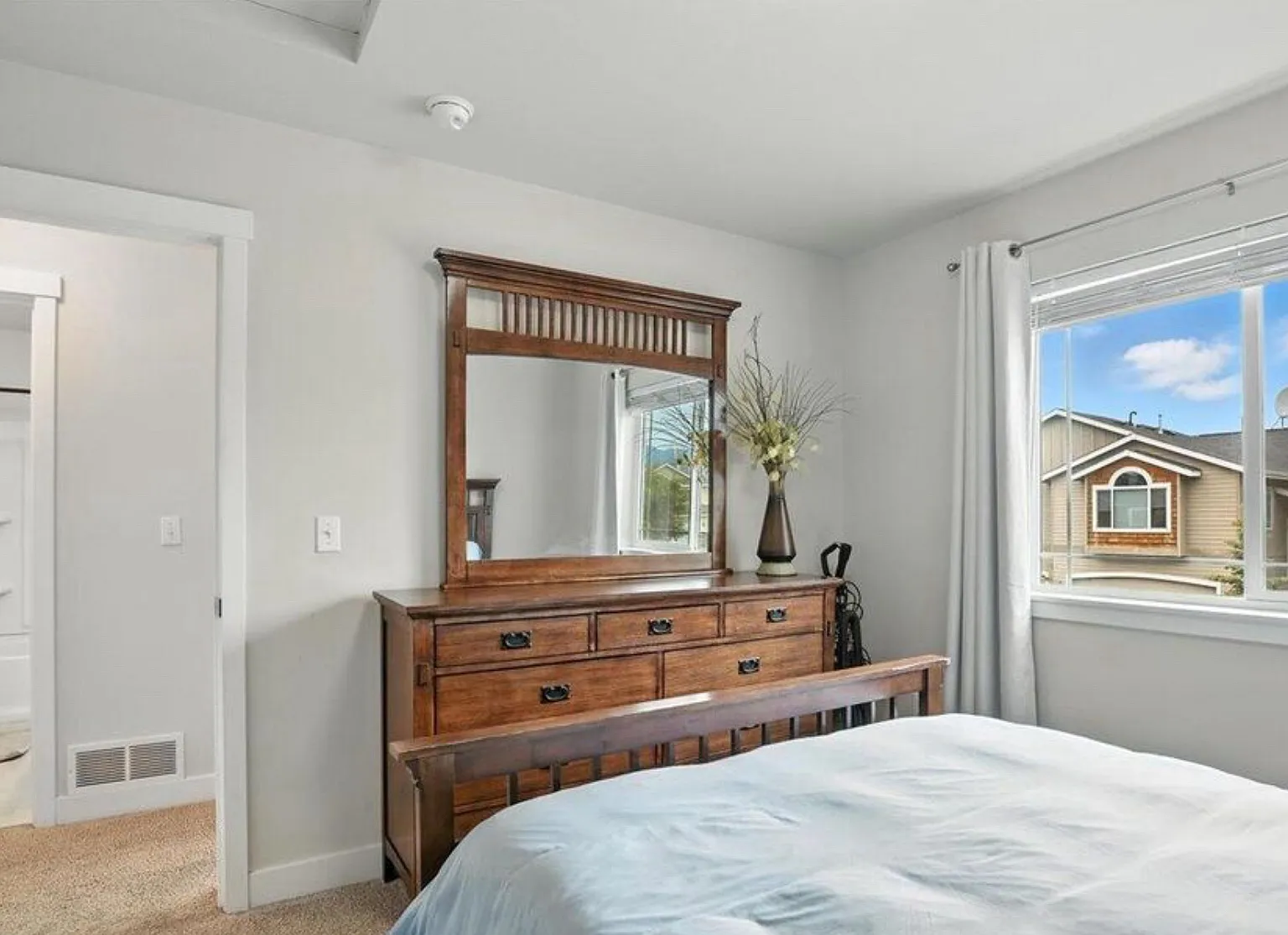 339 Skwentna Dr — Photo 2