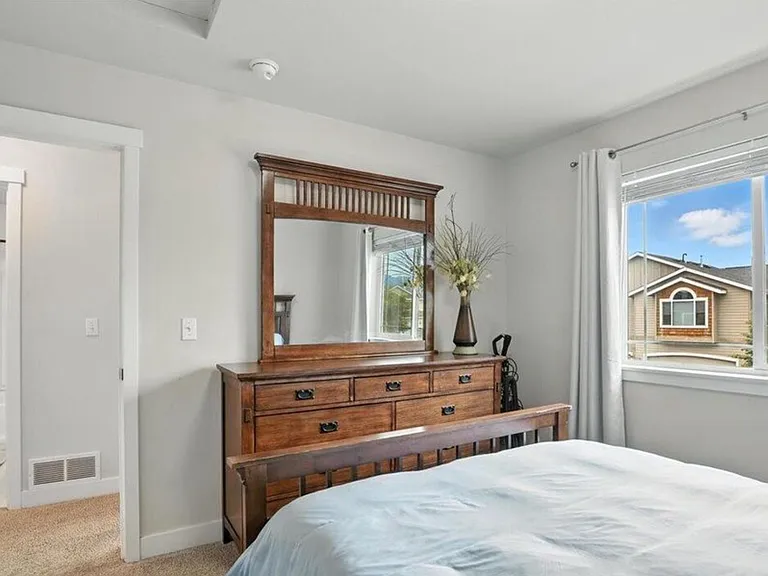 339 Skwentna Dr #B — Photo 2